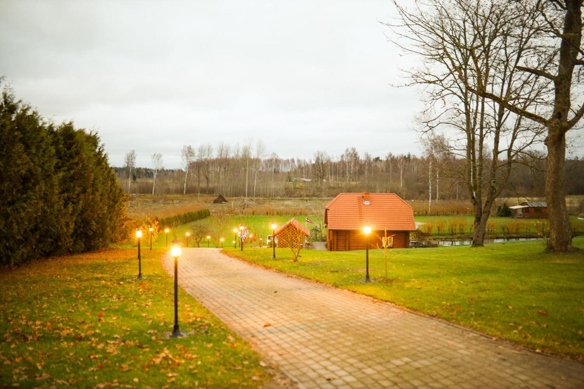 Hotel Kundzini Bīriņi Esterno foto